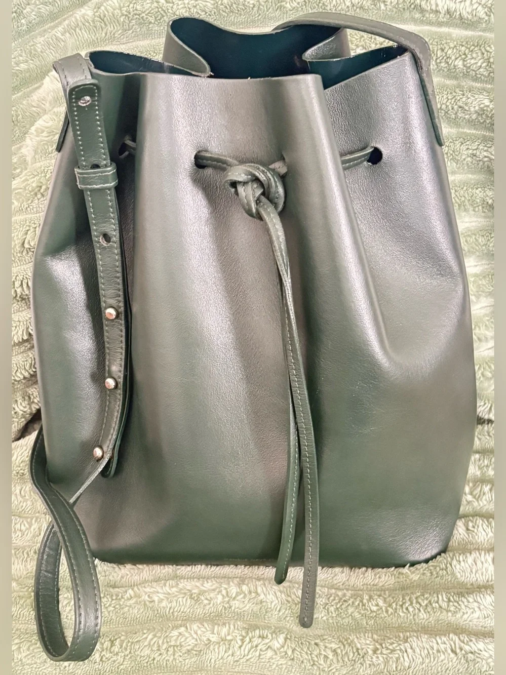MANSUR GAVRIEL LG LEATHER GREEN CROSSBODY/BUCKET BAG
